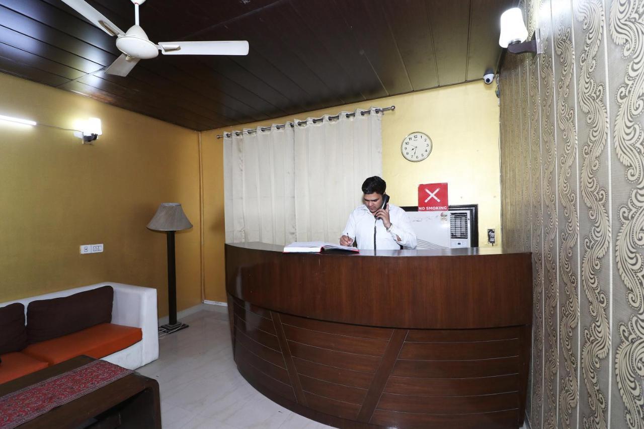 Capital O 19344 Tree Residency Hotel Gurgaon