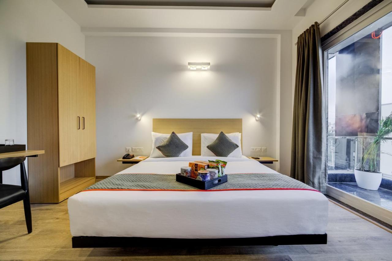 Hotel Super Oyo Townhouse 1251 Luxury 4*