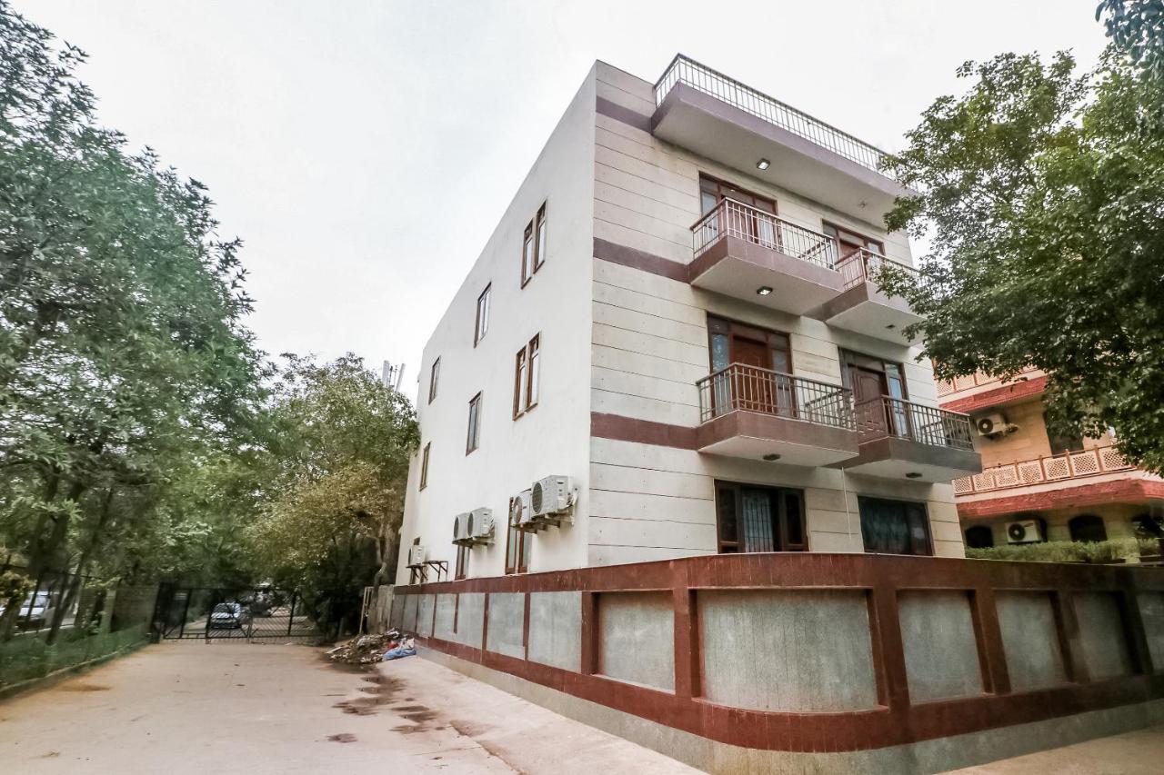 Hotel Capital O Bms Near Appu Ghar 3*