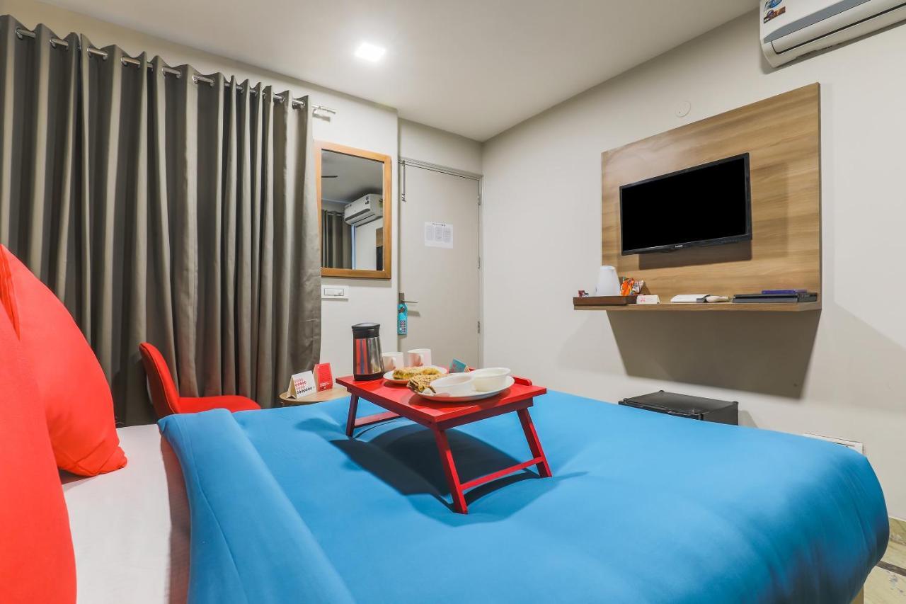 Hotel Capital O Seasons Near Omaxe Celebration Mall 3*