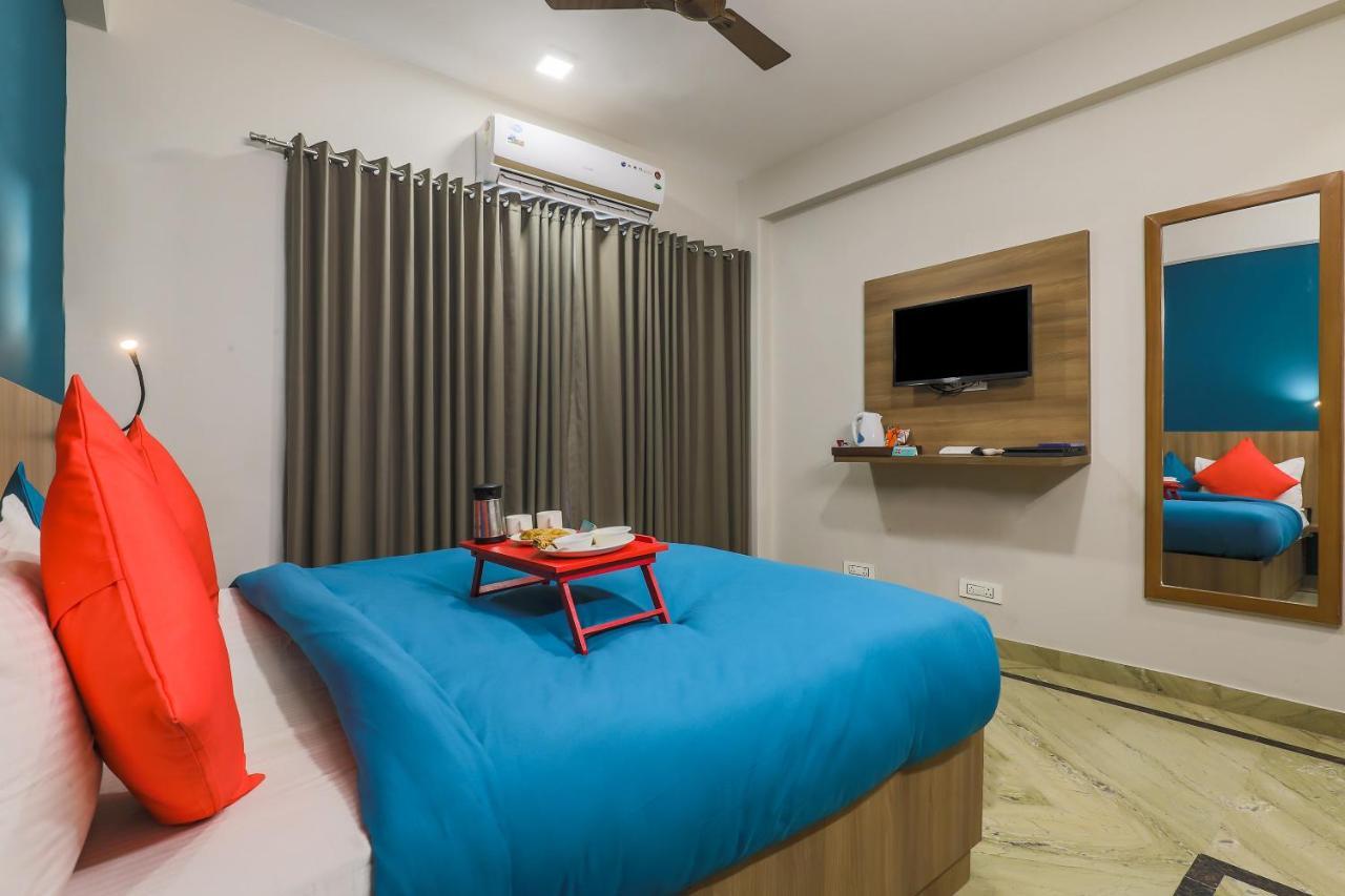Capital O Seasons Near Omaxe Celebration Mall Hotel