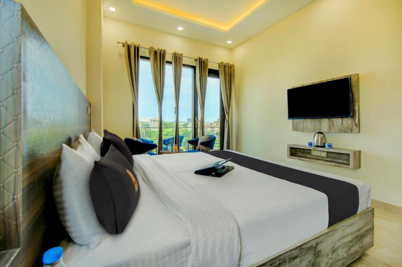 Super Oyo Townhouse Oak Elite Oakland Hotel 3*