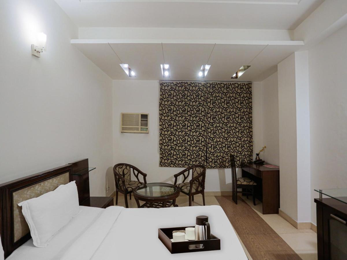 Oyo Townhouse 823 Leaf 3*