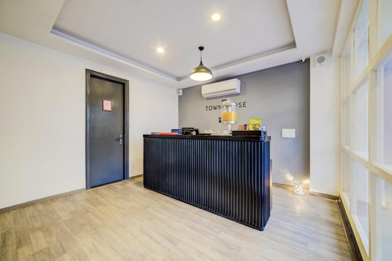 Hotel Super Oyo Townhouse 1251 Luxury Gurgaon