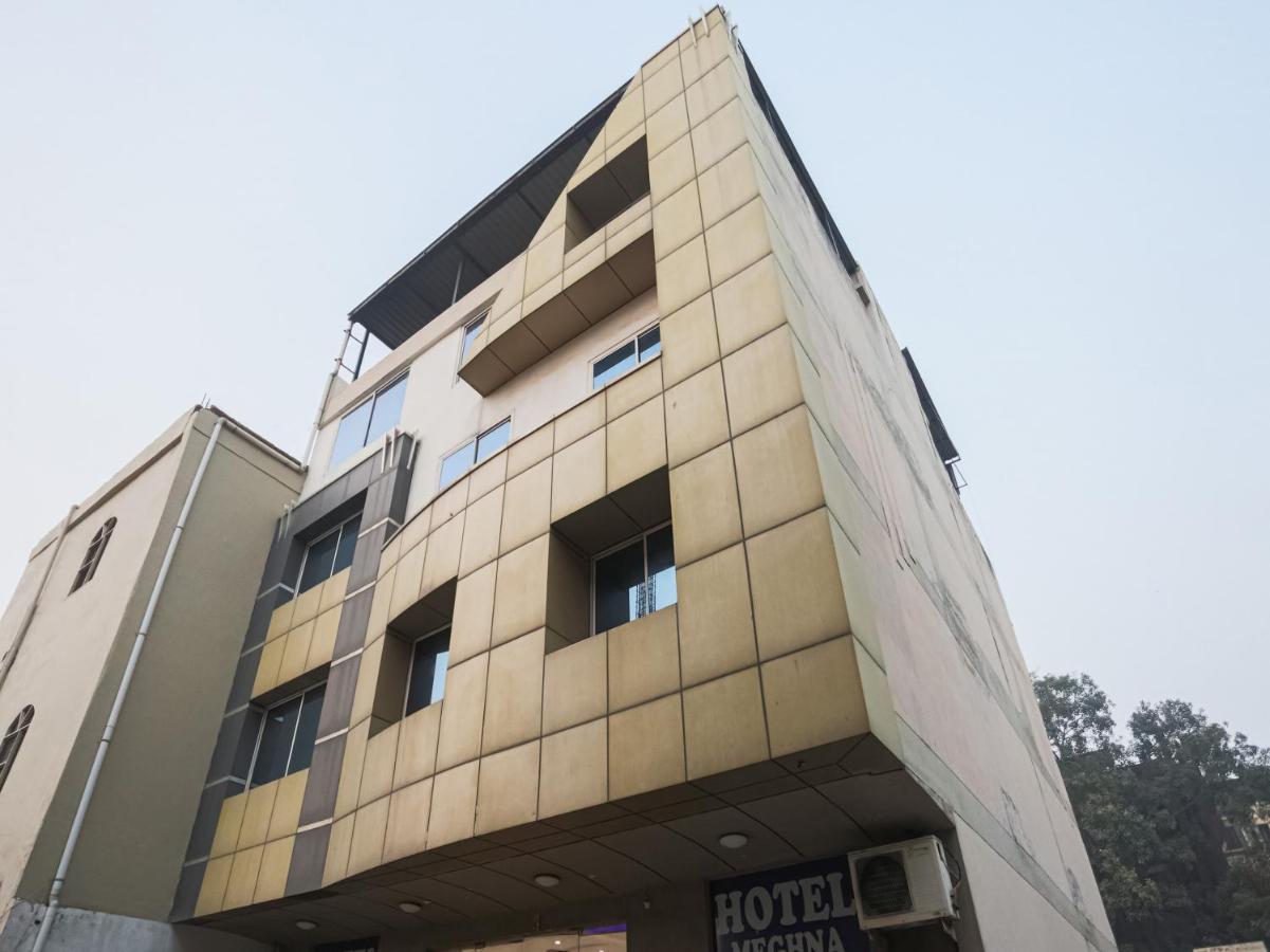 Hotel Oyo Townhouse 823 Leaf 3*