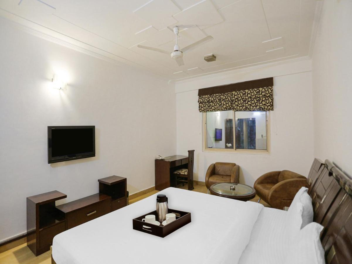 Oyo Townhouse 823 Leaf Hotel