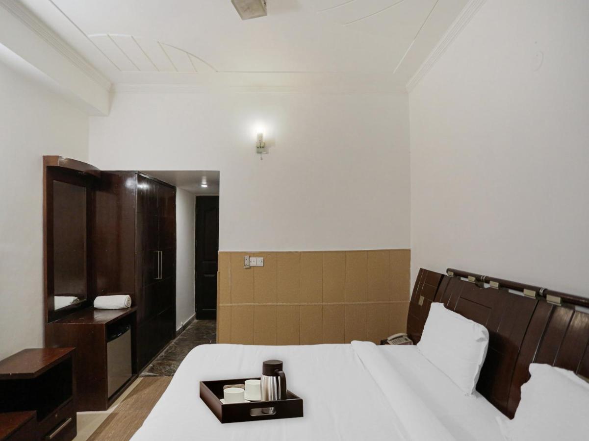Oyo Townhouse 823 Leaf Hotel