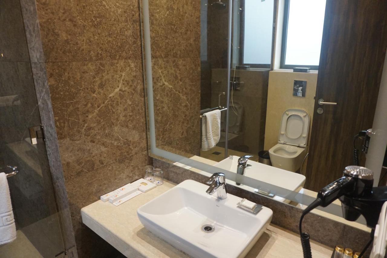 Hotel Comfort Dhaliwals, 3*