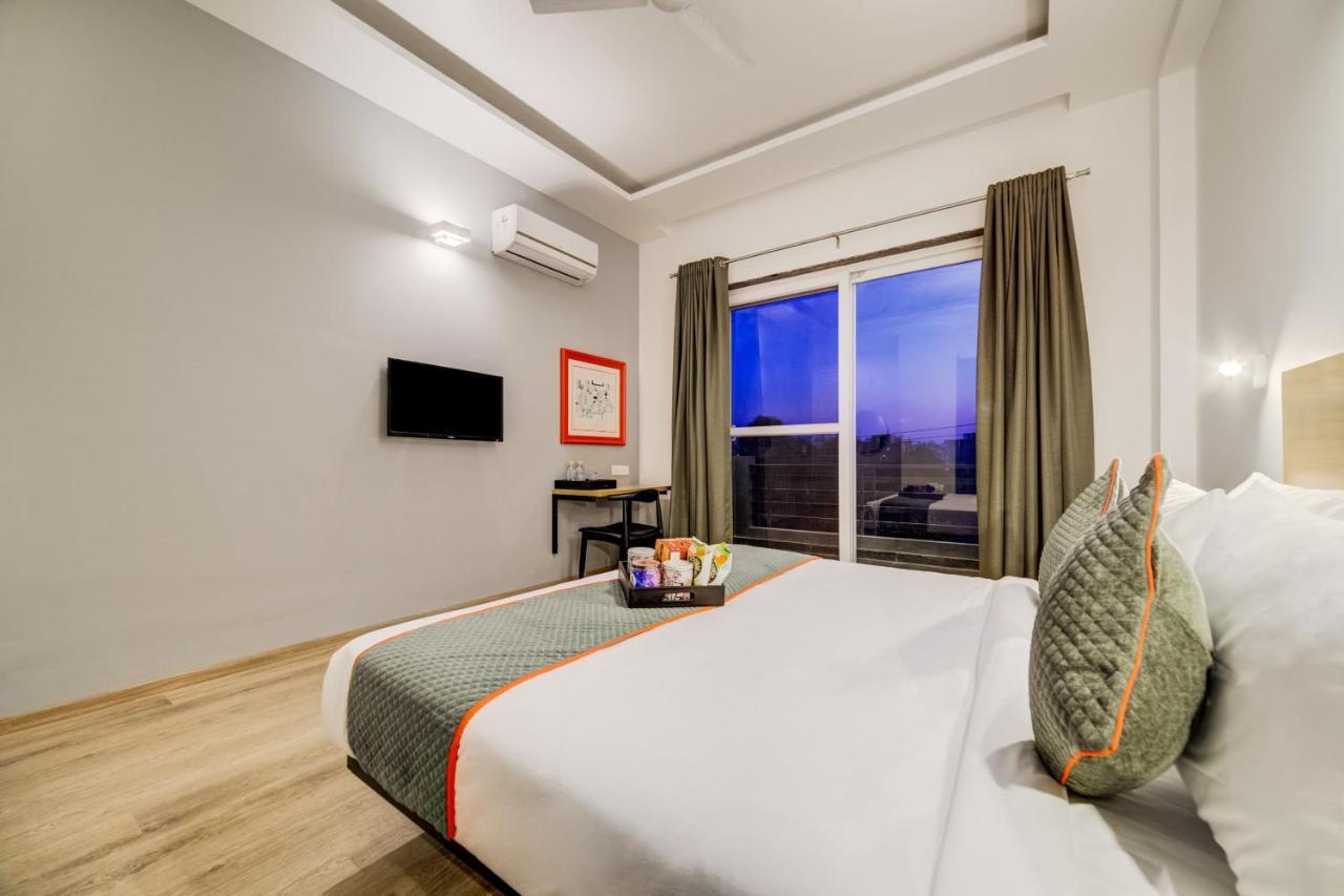 Super Oyo Townhouse 1251 Luxury Gurgaon