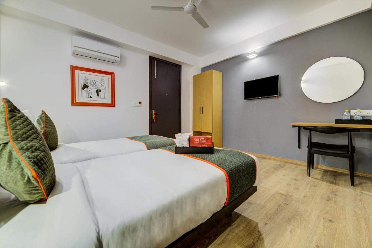 Super Oyo Townhouse 1251 Luxury Hotel