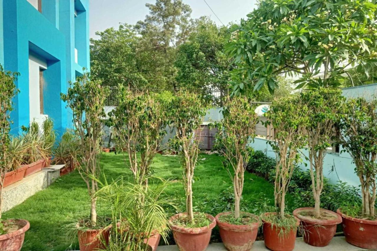 Asian Iffco Metro Station Gurugram Guest house Gurgaon