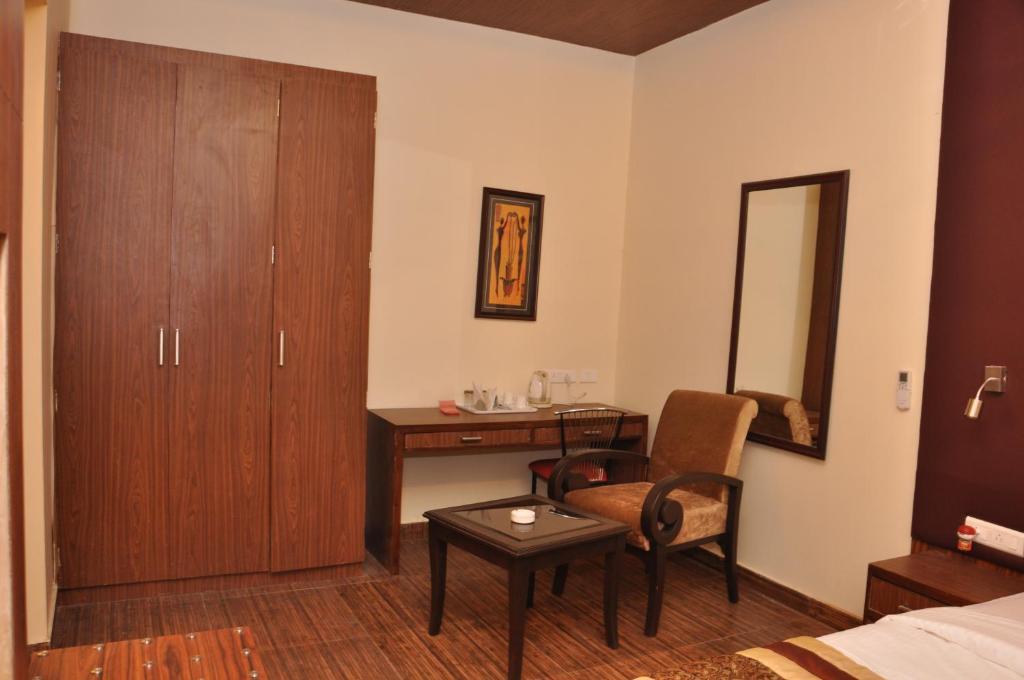 Hotel Imperial Pacific Gurgaon