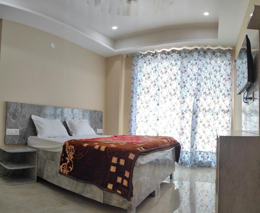 Guest house Rose Residency International, Artemis Hospital Road, *