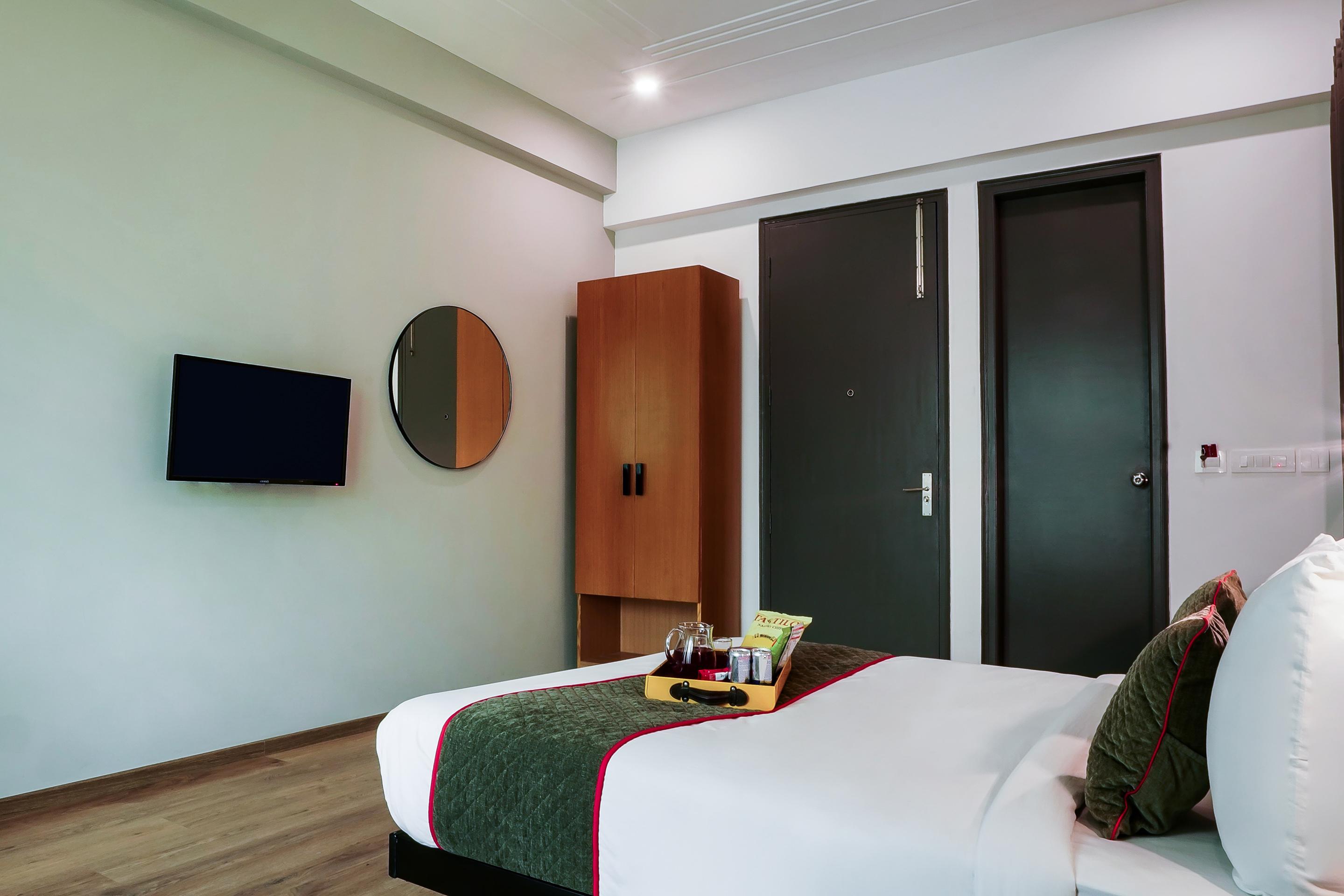 Hotel Oyo Townhouse 032 Galleria Market