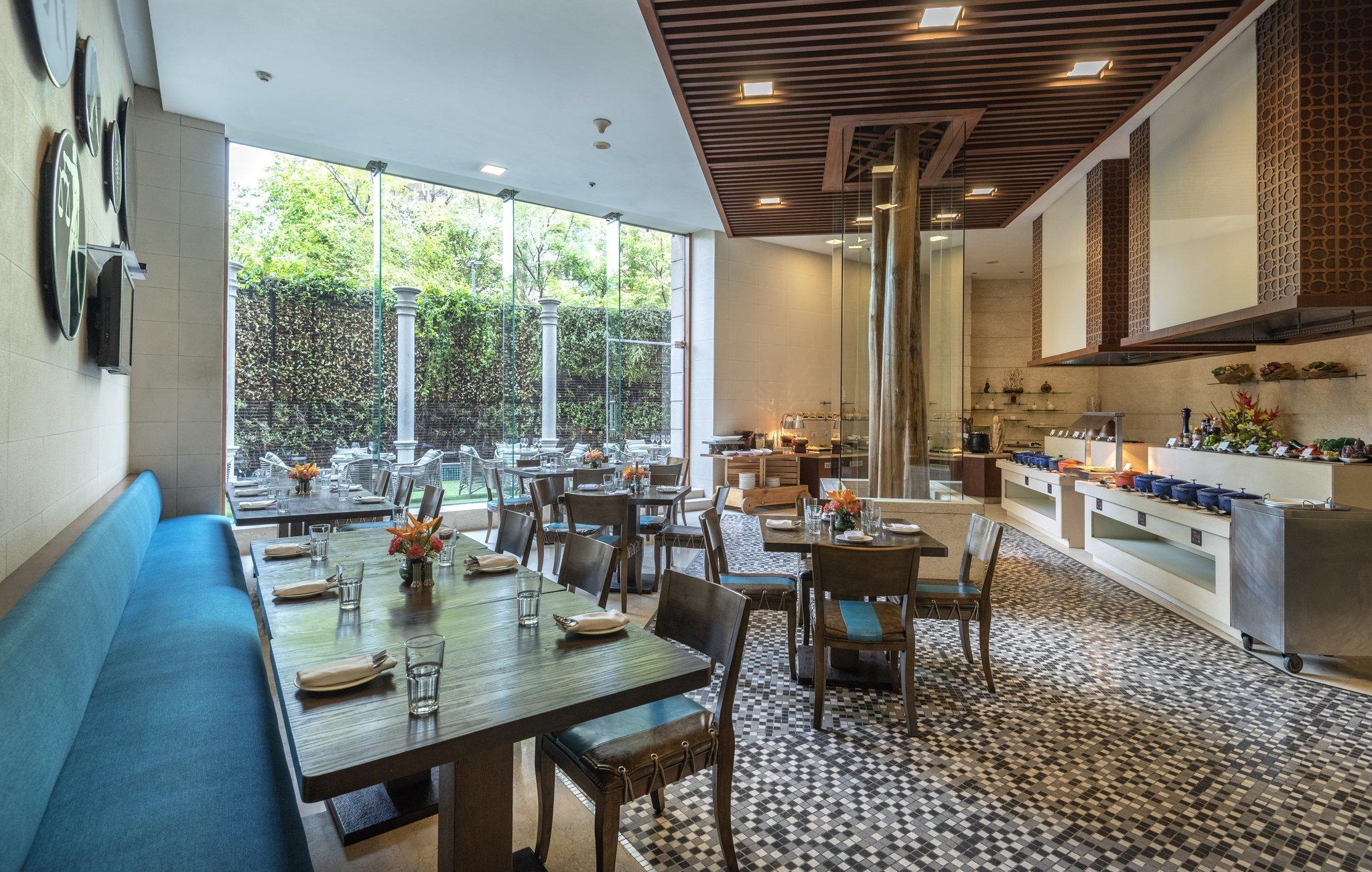 Hotel Radisson Gurugram Sohna Road Center