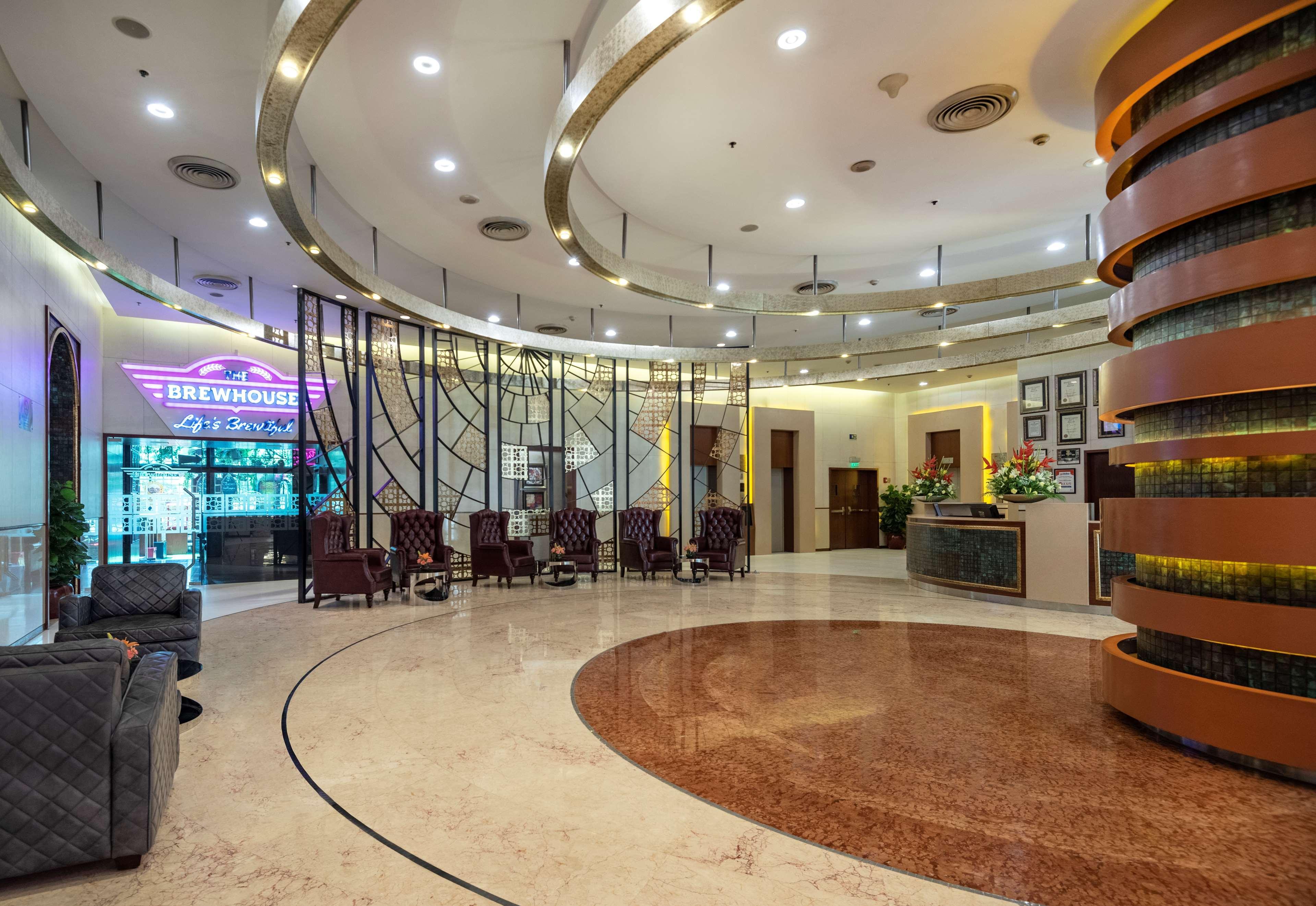 Hotel Radisson Gurugram Sohna Road Center