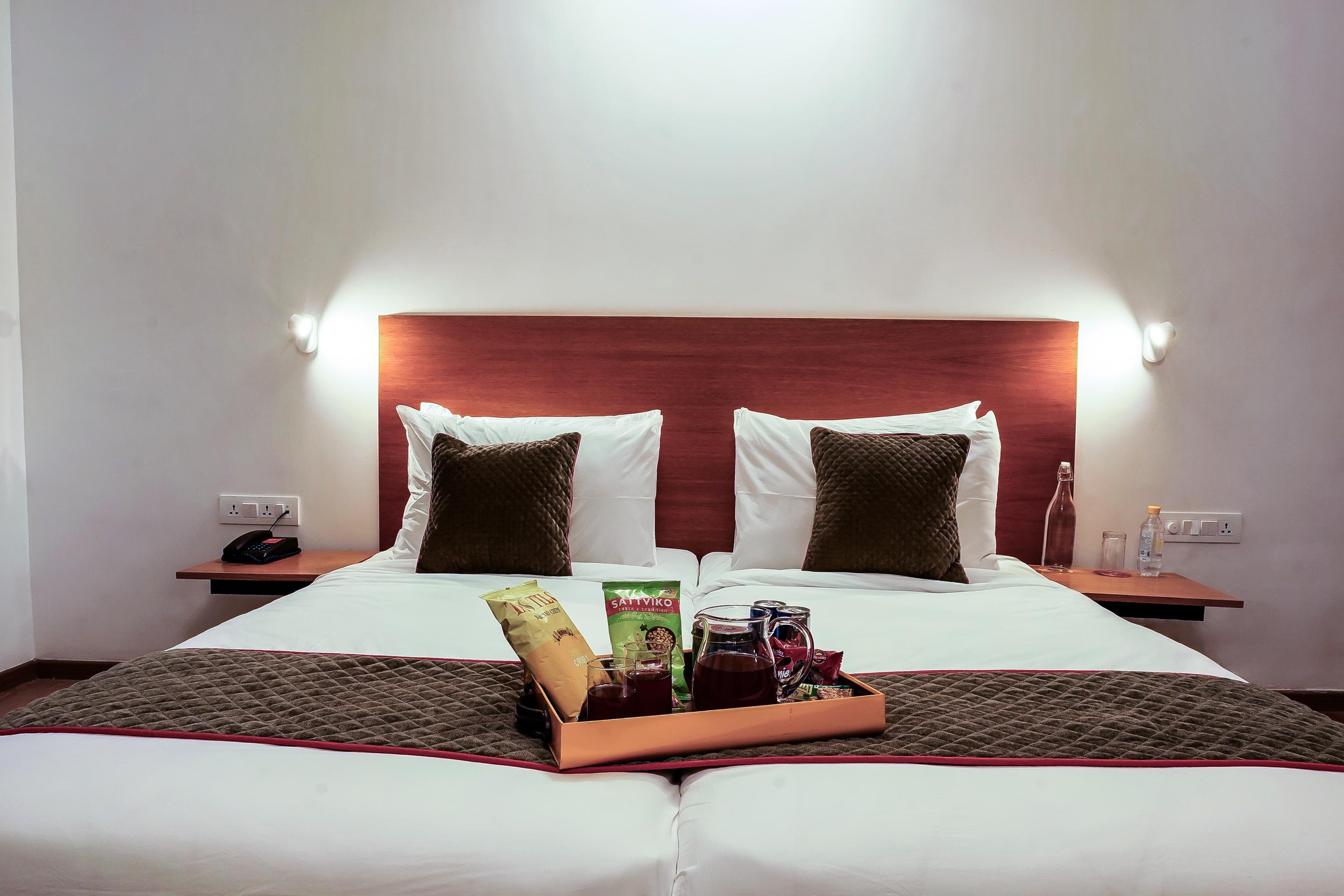Oyo Townhouse 032 Galleria Market Gurgaon