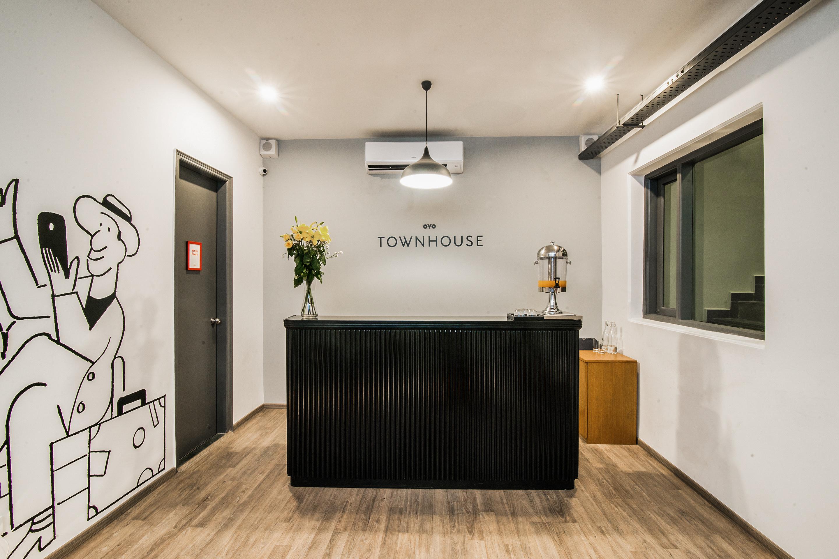 Oyo Townhouse 032 Galleria Market Hotel Gurgaon