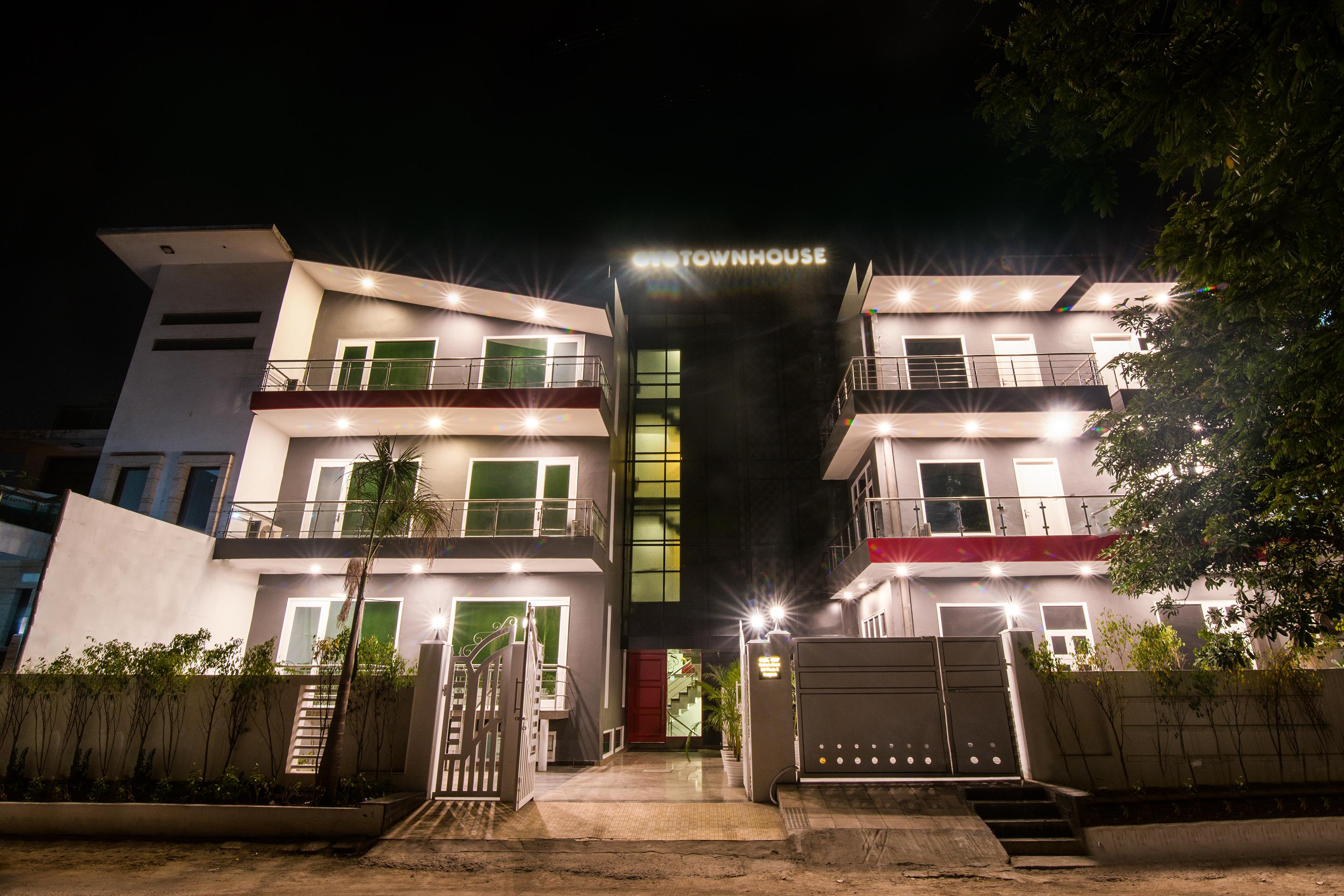 Oyo Townhouse 032 Galleria Market Hotel