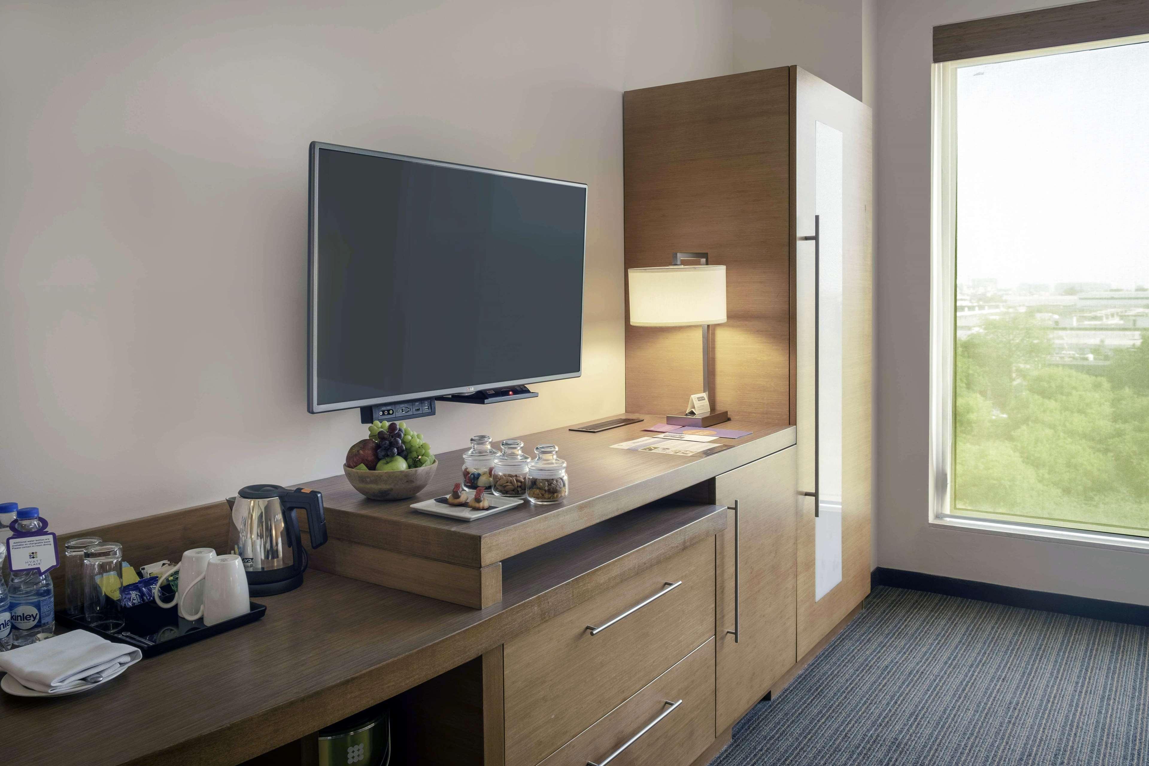 Hyatt Place Udyog Vihar 5*