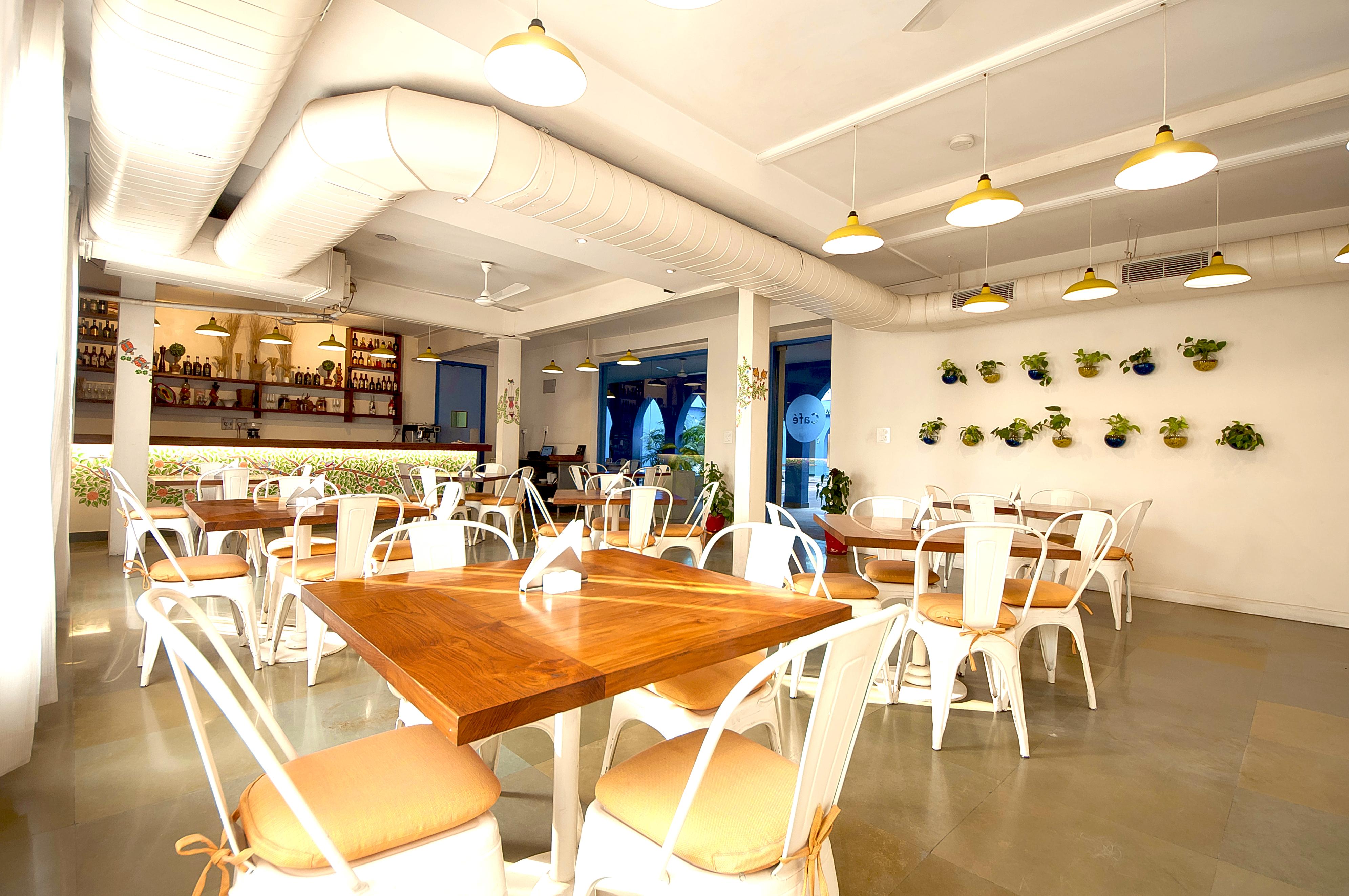 Hotel Bloom Boutique L Signature Towers 4*