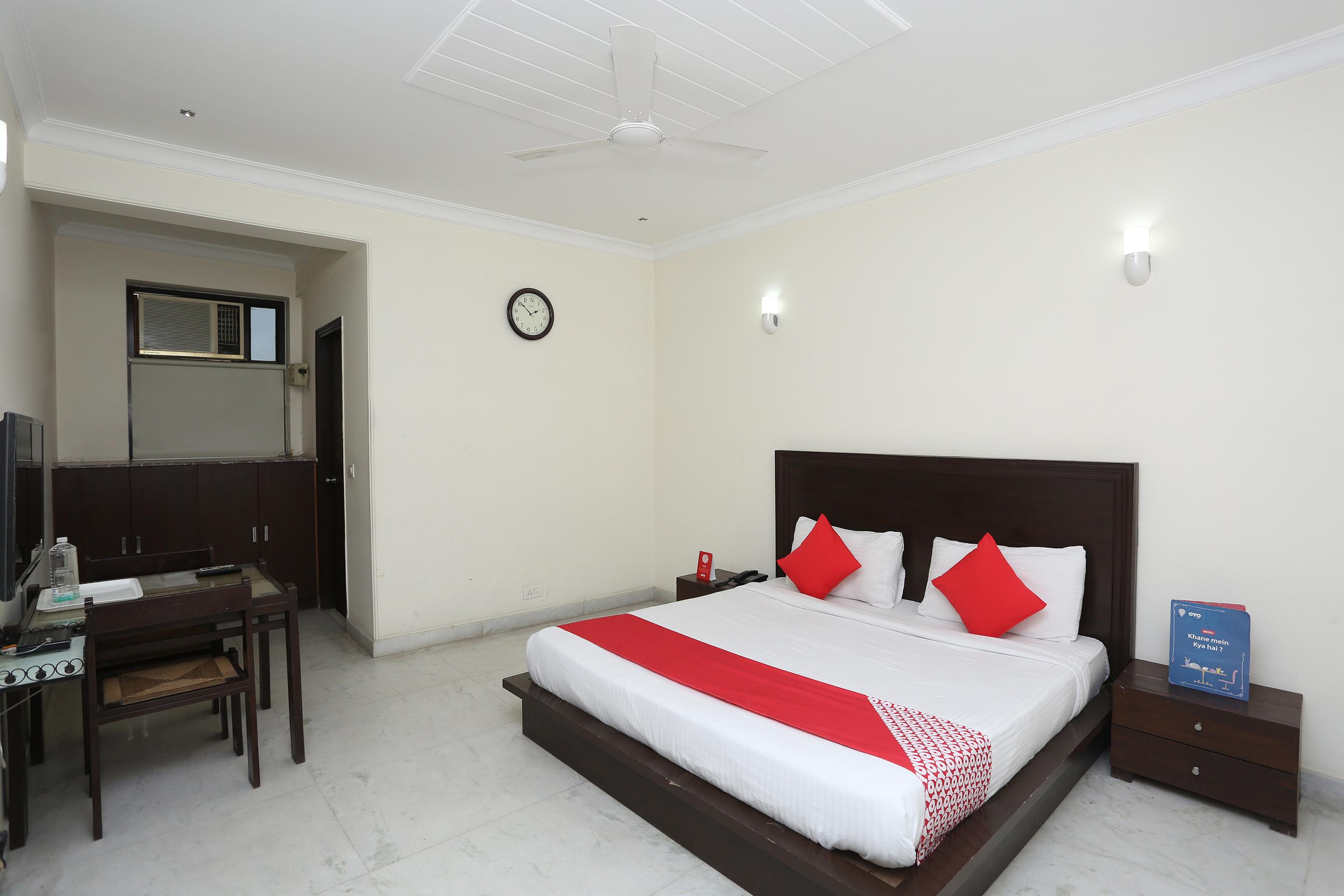 Oyo 15822 Ryan Residency Hotel 3*