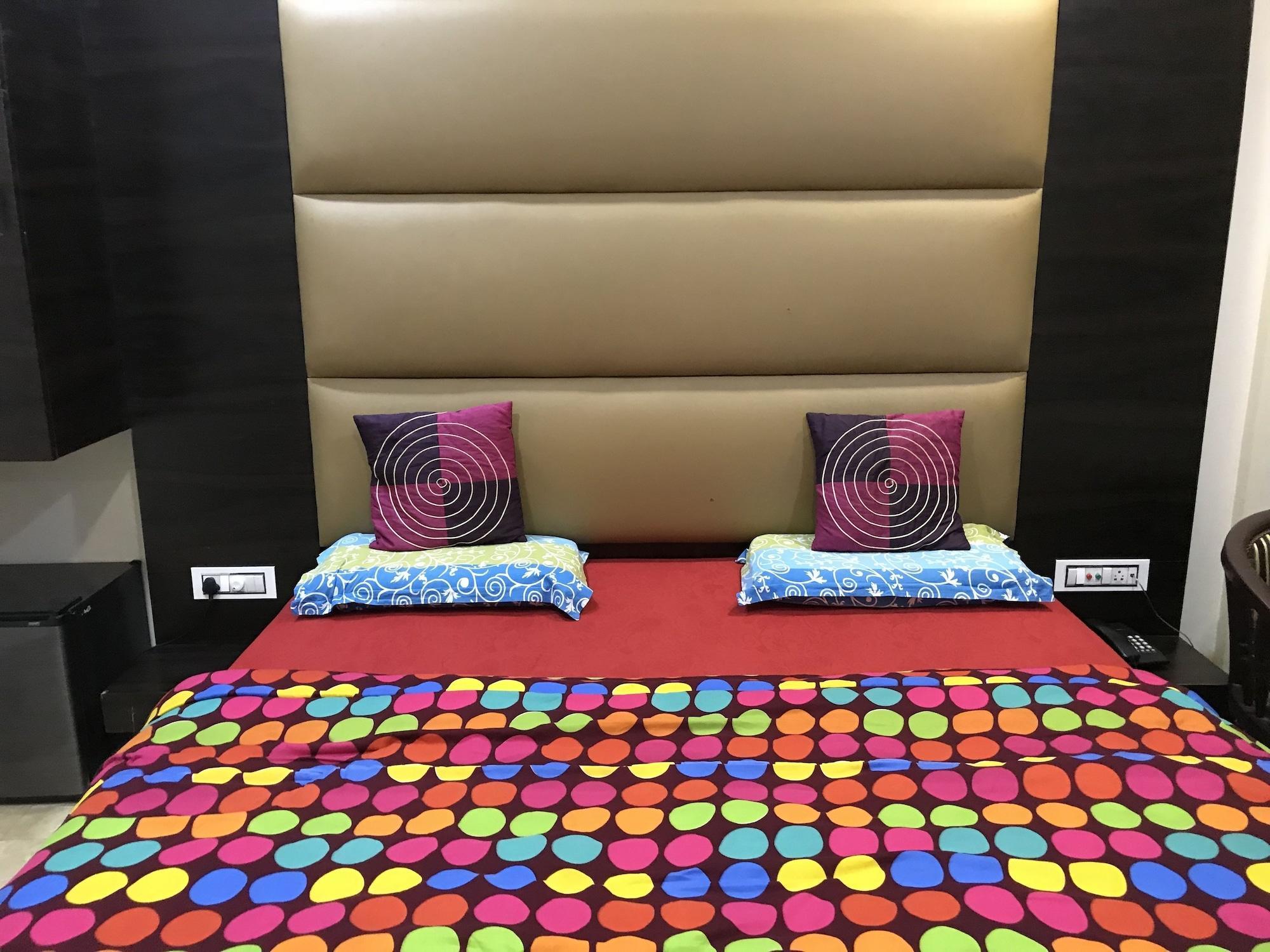 Hotel O Samrat 3*