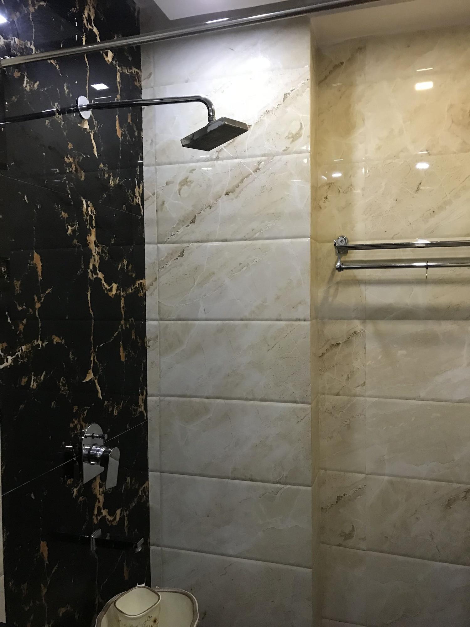 Hotel O Samrat Gurgaon