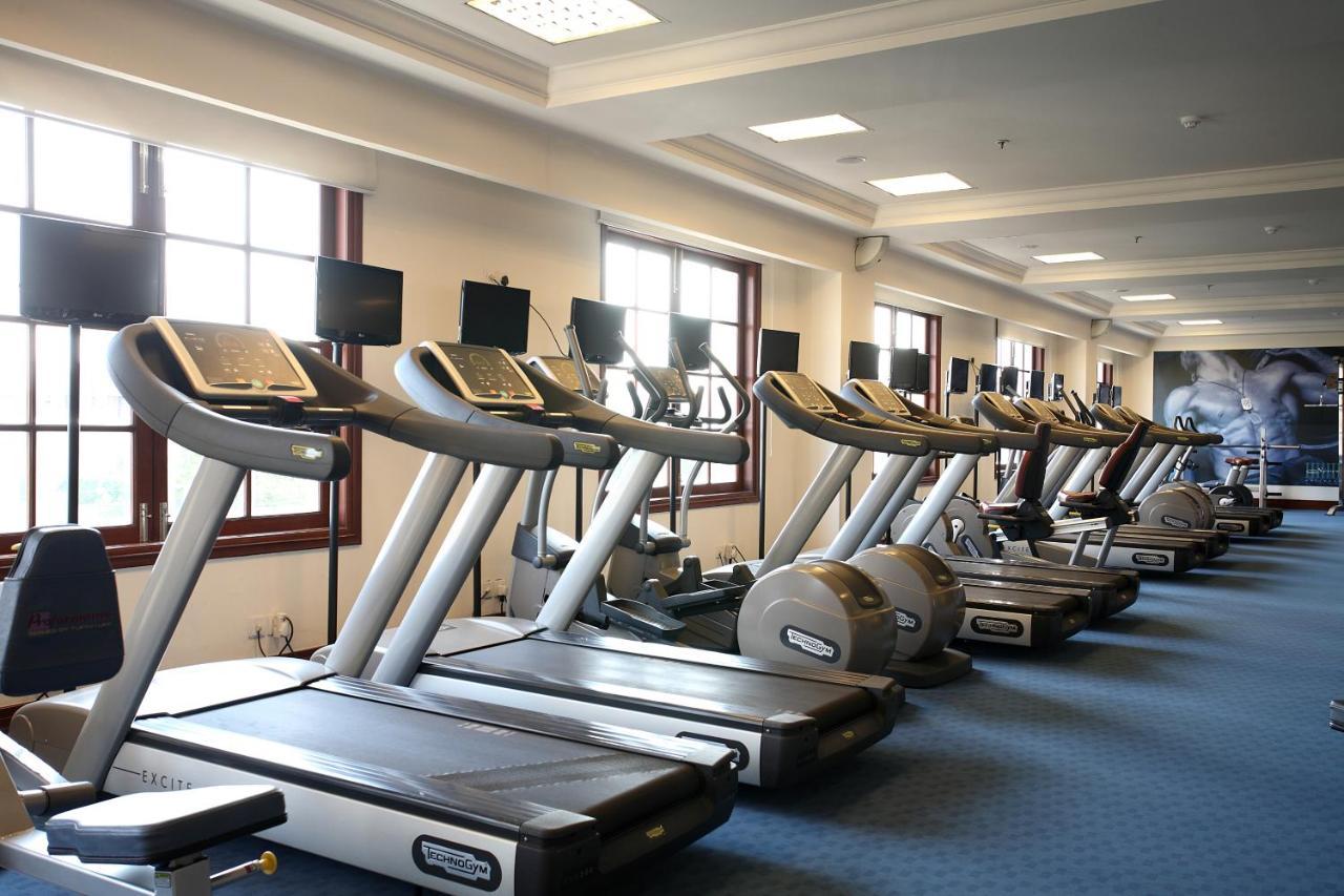 Hotel Dlf Club 3 Gurgaon