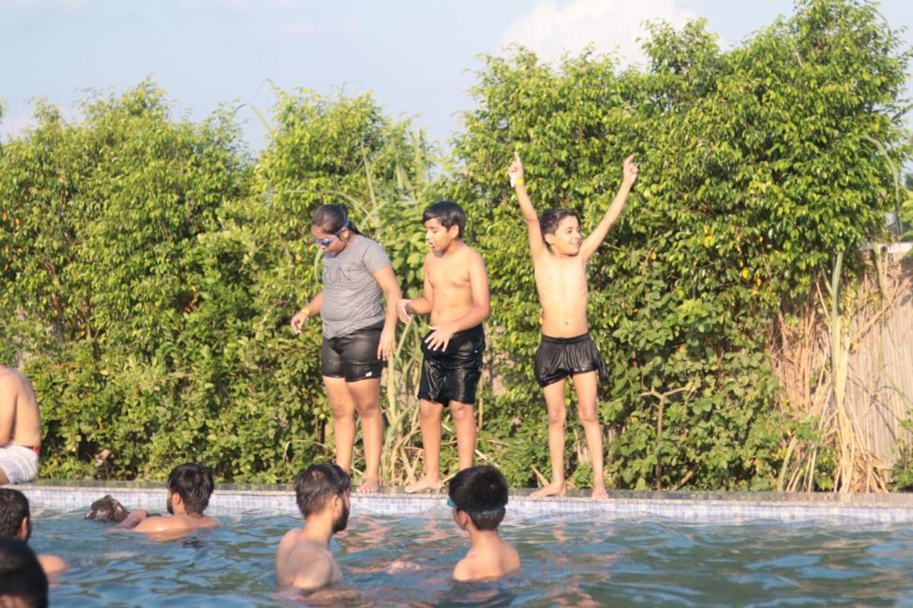 Madhavgarh Farm & * Gurgaon