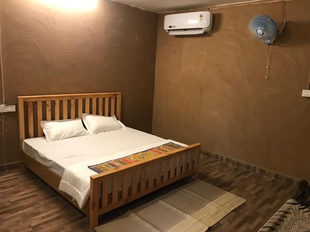 Farm stay Madhavgarh Farm & *