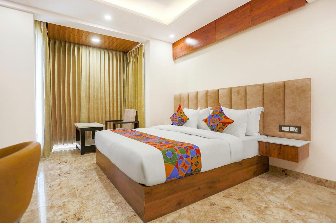 Hotel Fabhotel Golf Golf Course Road