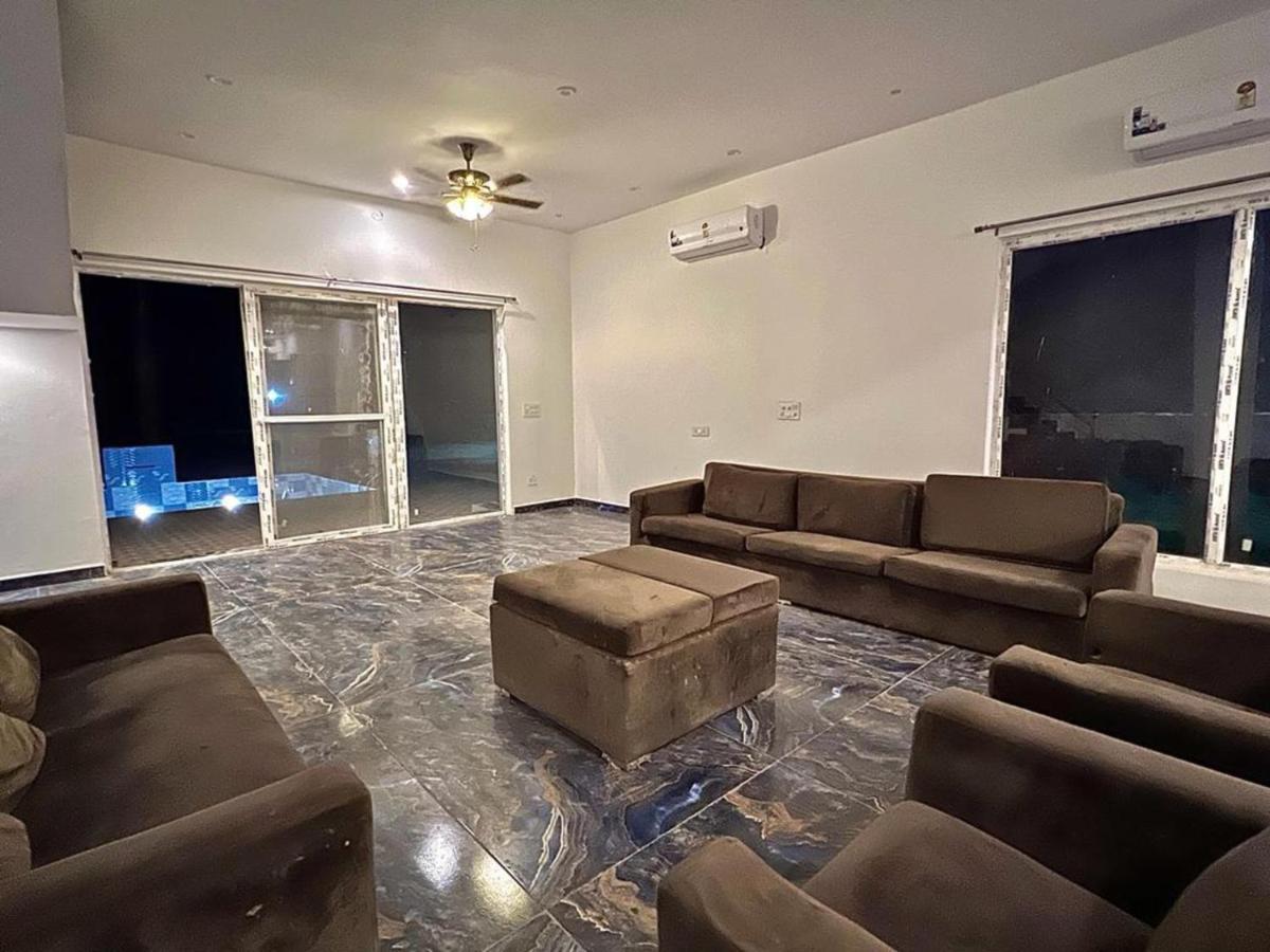 Entrie 2 Acre Farmhouse With Pool, 2 & Jacuzzi In Both Villa *