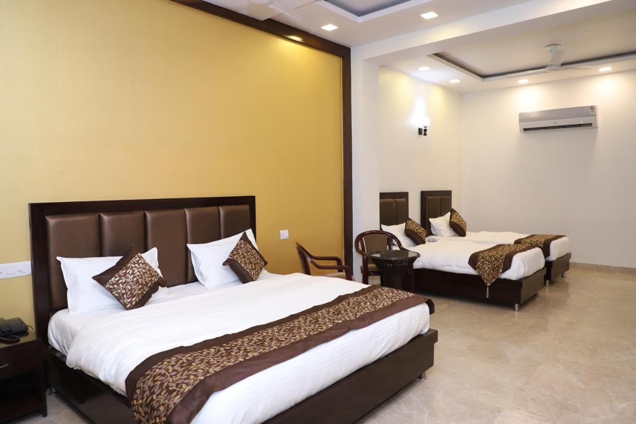 Nirvana Hotel Gurgaon