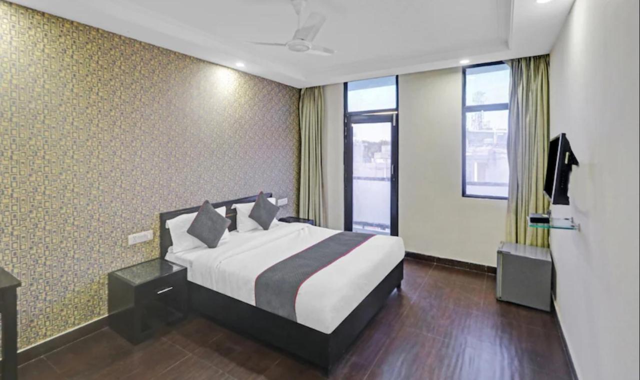 Downtown Cyber Guest house Gurgaon