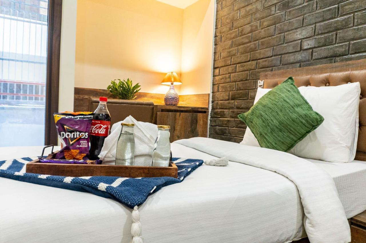 Bed & Breakfast Tipsyeuphoria
