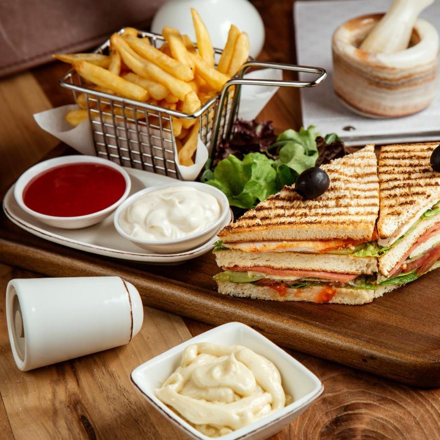 Hotel Bloom - Golf Course Road Gurgaon