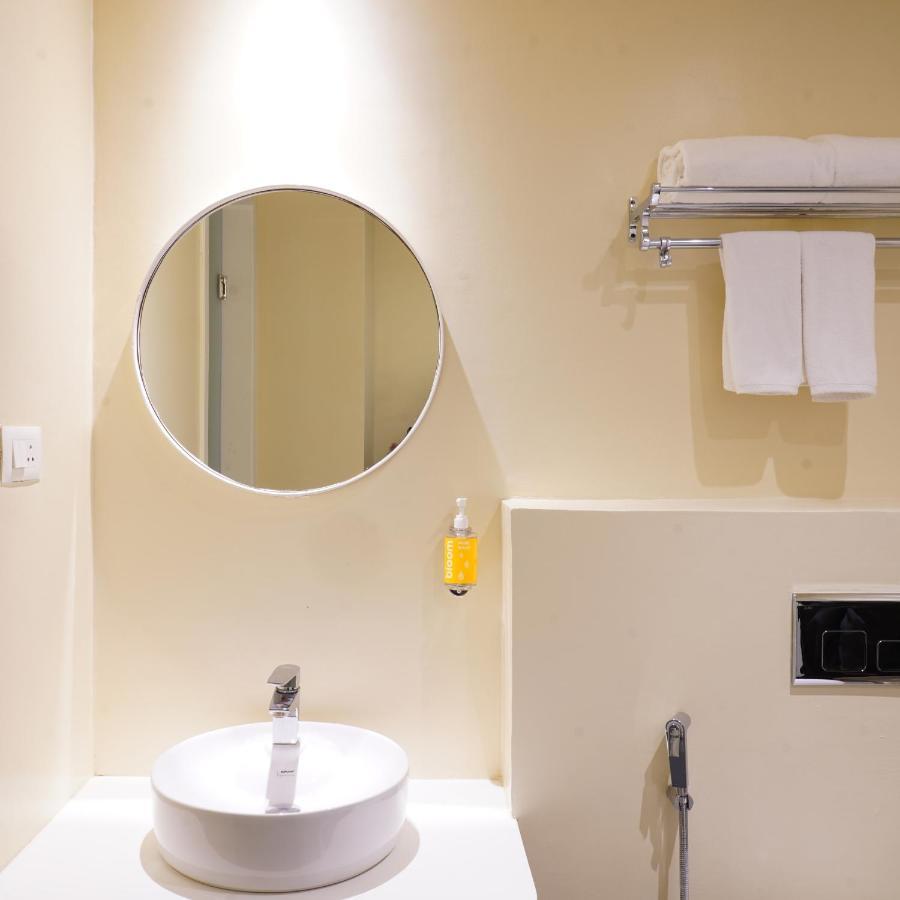 Hotel Bloom - Golf Course Road 3*