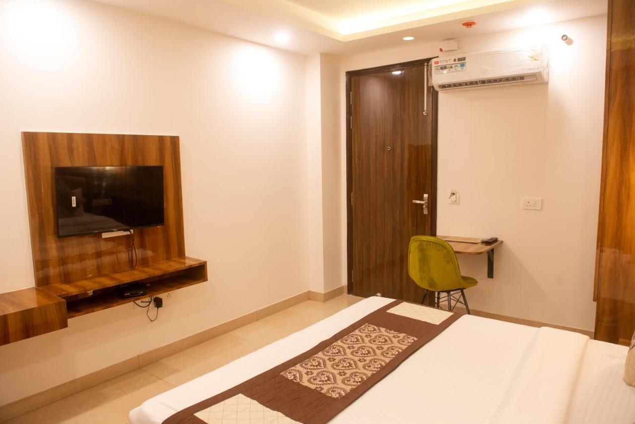 Posh Residency Huda City Center Gurgaon Hotel