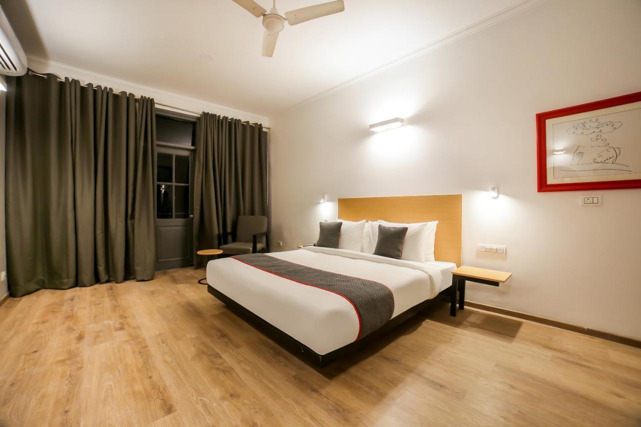 Townhouse 330 Dlf Phase-2 Near Leisure Valley Park