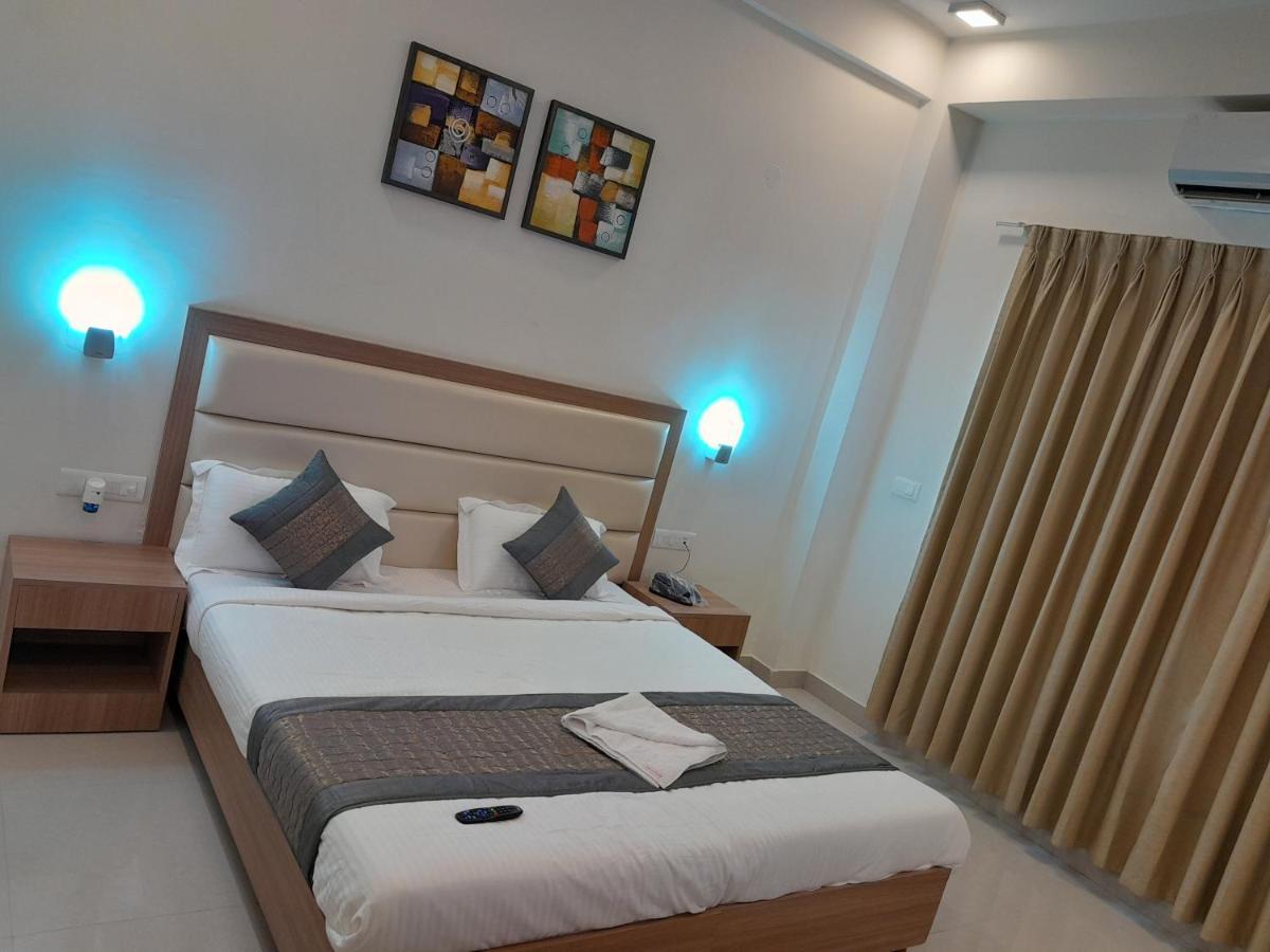 The Luxem - Behind Ibis Gurugram 3* Gurgaon