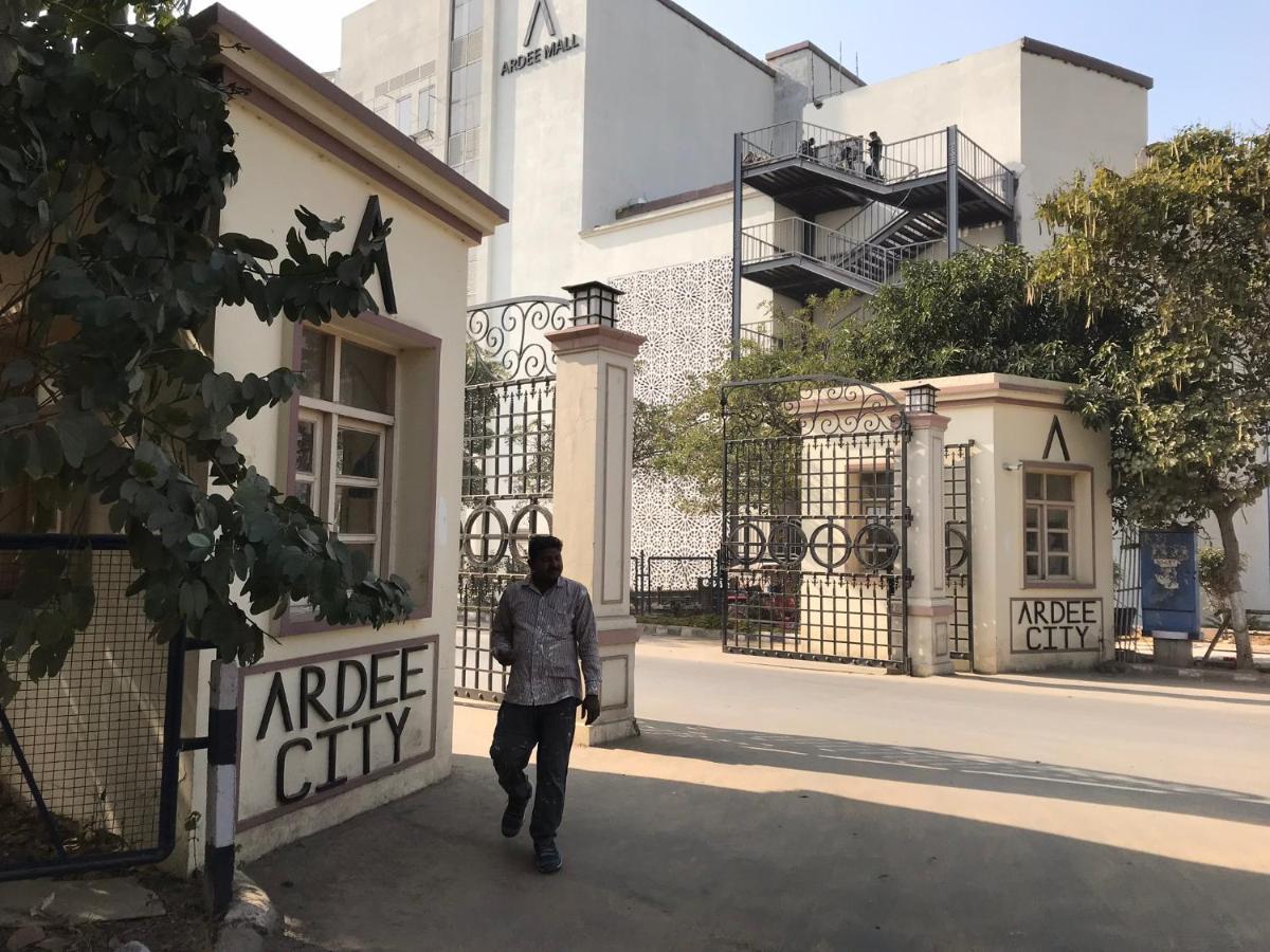 Ardee Heart Of Gurugram Security Comfort Apartment *