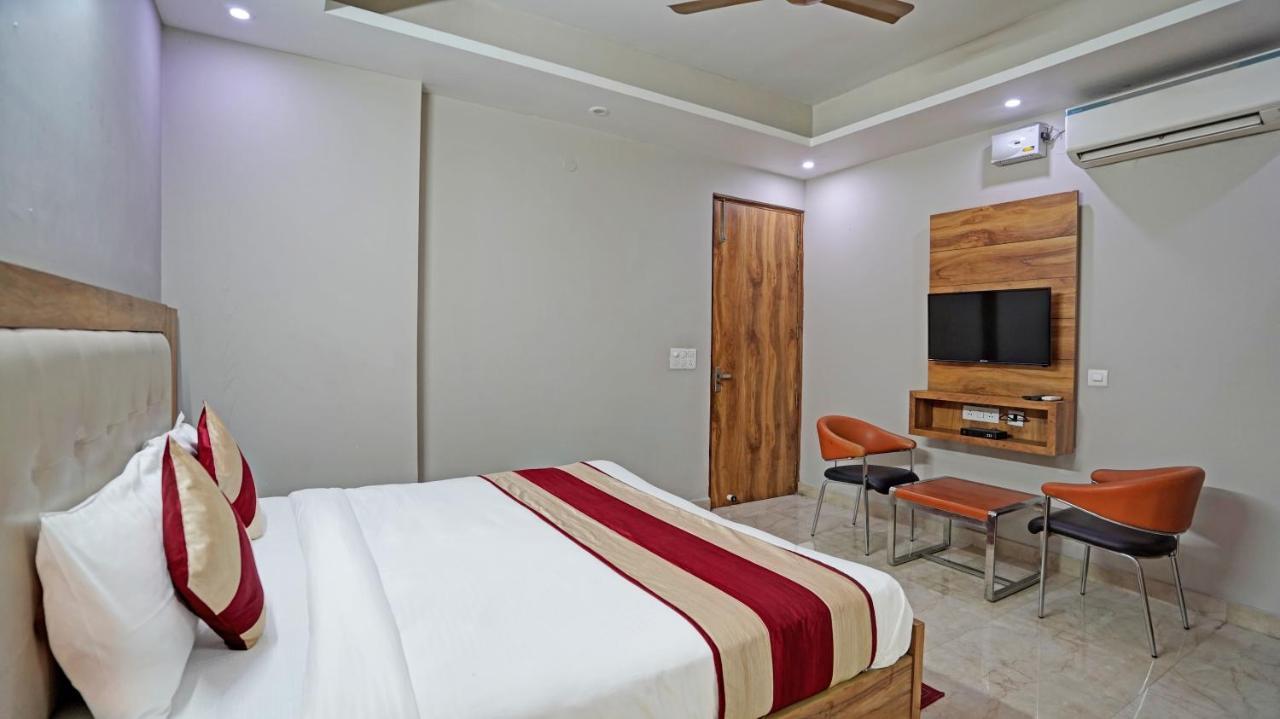 The Palm - Medicity Guest house Gurgaon
