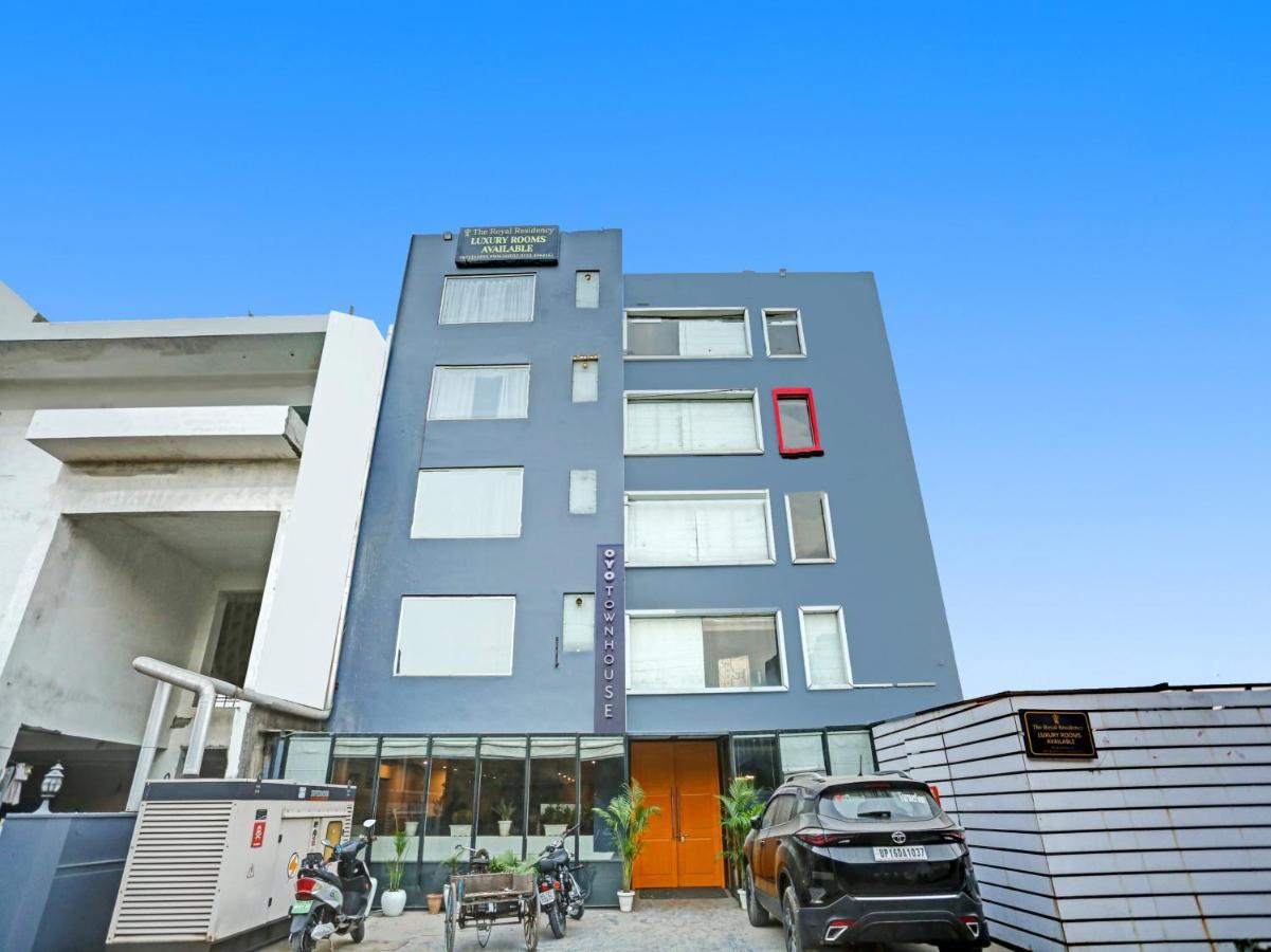 Townhouse 1138 Arena Heritage 3*