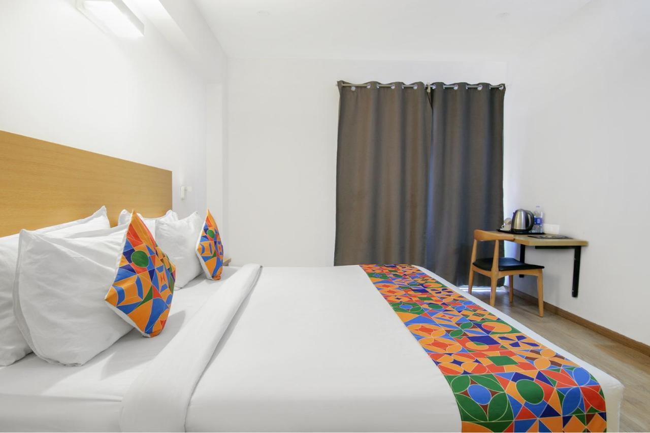 Hotel Fabhotel Infinity