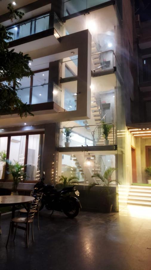 Homestay Super Luxury Near Iffco Metro