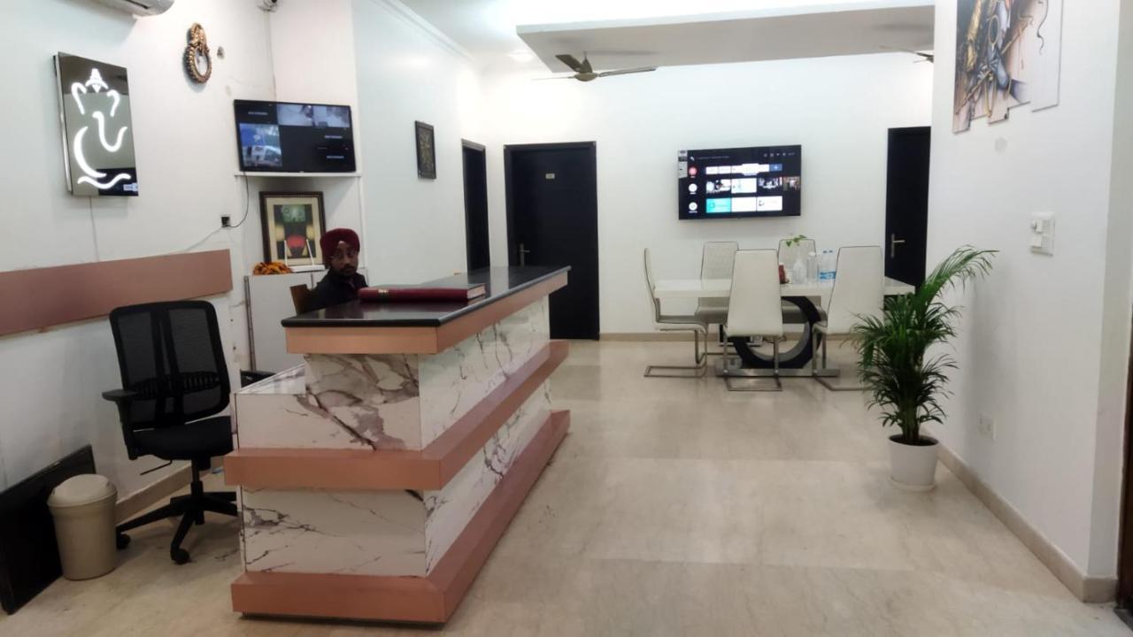 Homestay Super Luxury Near Iffco Metro Gurgaon