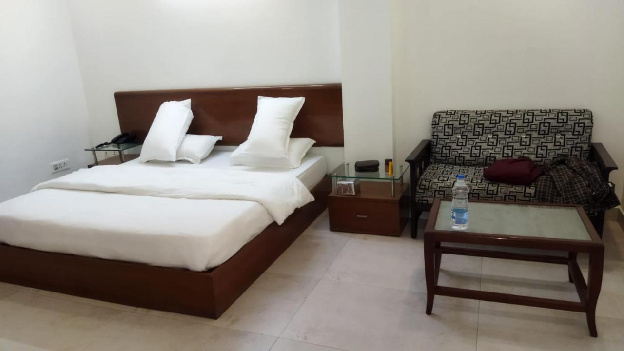 Homestay Super Luxury Near Iffco Metro *