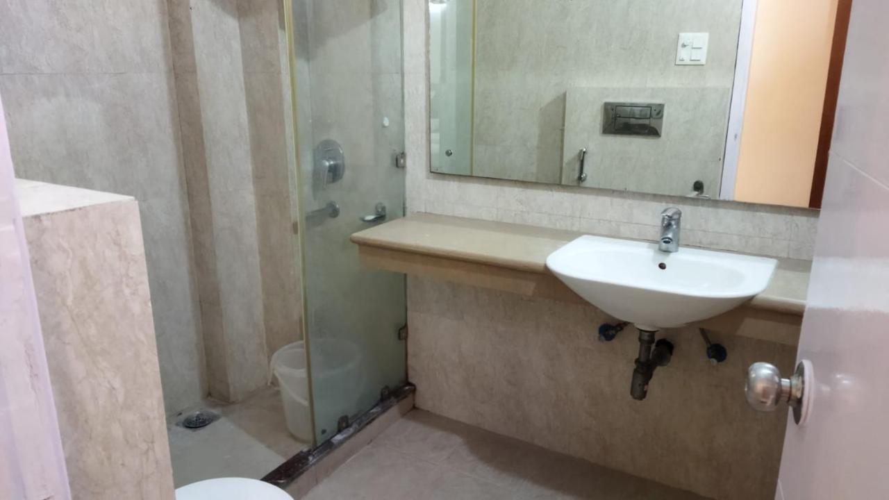 Homestay Super Luxury Near Iffco Metro *