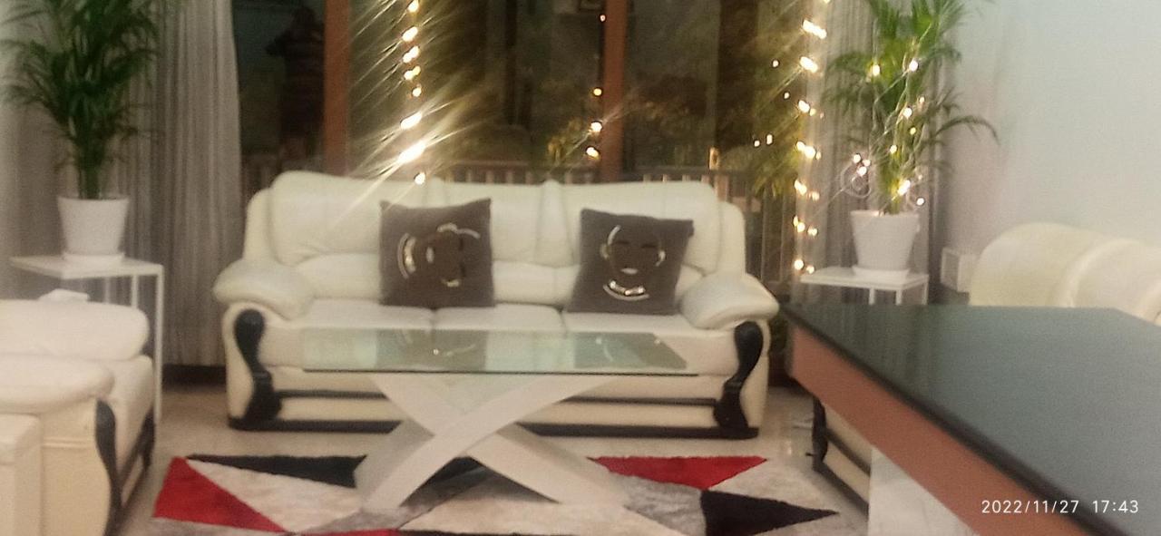 Homestay Super Luxury Near Iffco Metro *